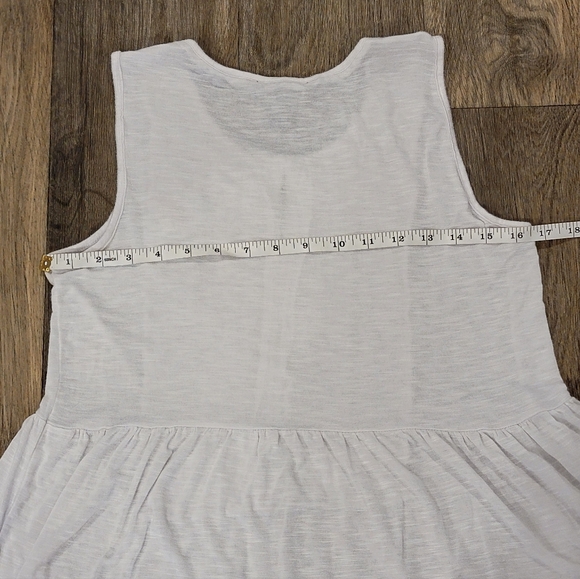 White flowy tank top - Picture 5 of 8